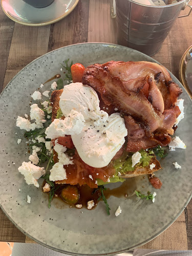 Gusto - Hospitality and gastronomy