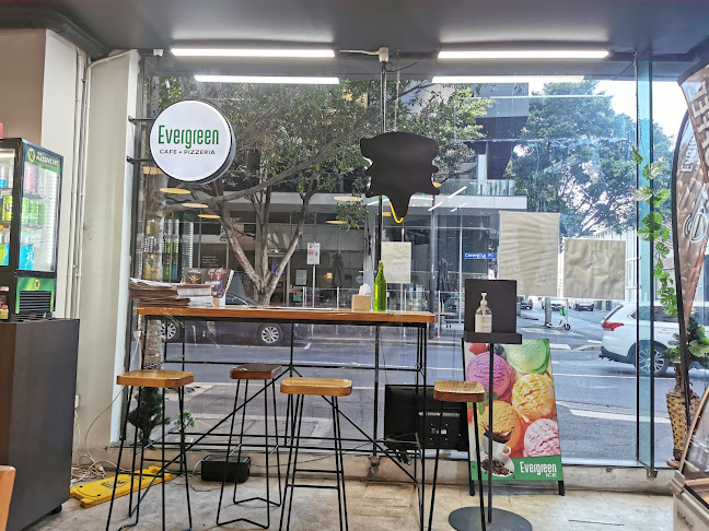 Opinii despre Evergreen Pizzeria în Docklands - Hospitality and gastronomy