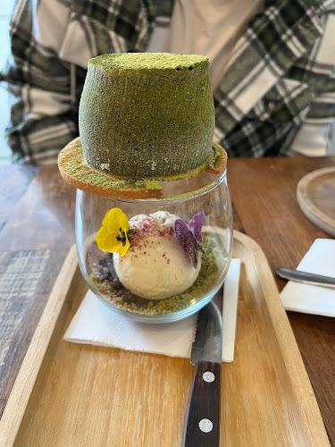 FLOVIE FLORIST CAFE - Carlton