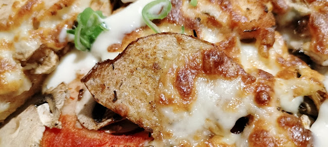 Pizza Capers Springfield Lakes - Hospitality and gastronomy