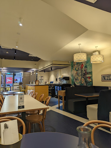 L'Burger Casual Restaurant - Hospitality and gastronomy