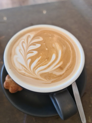 Opinii despre Jamaica Blue The Ridge Shopping Centre în Kearneys Spring - Hospitality and gastronomy