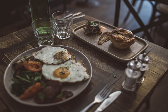 Black Tambourine - Dubbo