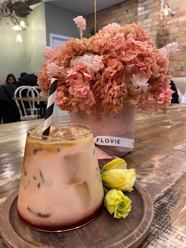 FLOVIE FLORIST CAFE - Carlton
