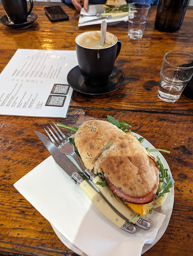 Comentarii opinii despre Ma Belle’s Cafe