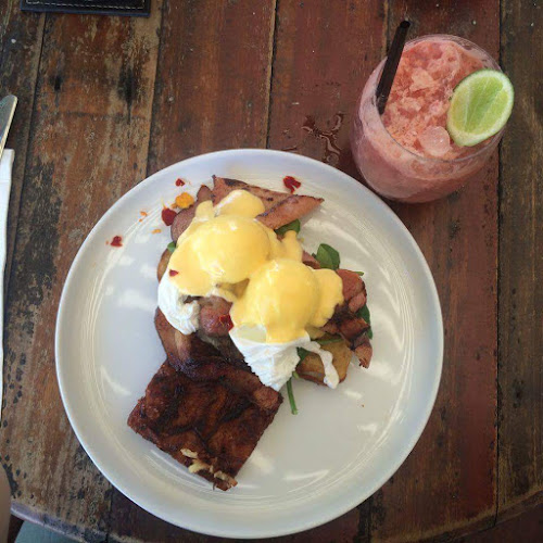 Comentarii opinii despre NOA Eat Drink Share