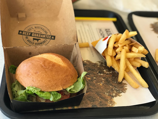 Opinii despre Hungry Jack's Burgers Roxburgh Park în Coolaroo - Hospitality and gastronomy