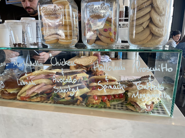 Comentarii opinii despre La Vallee Cafe Essendon