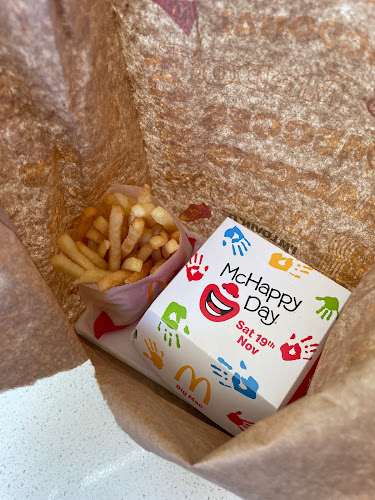 Comentarii opinii despre McDonald's M4 West