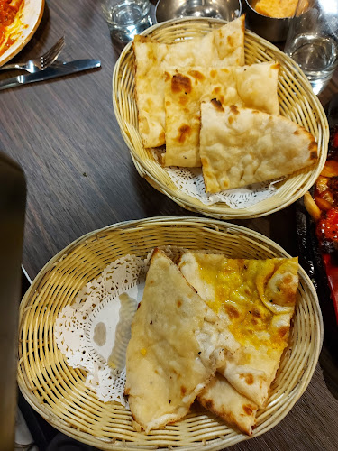 Comentarii opinii despre Mela Indian Sweets and Eats