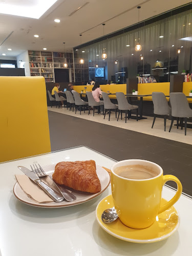 Books & Beans Cafe - Brisbane City