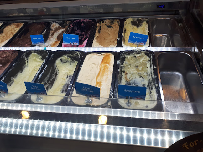 Opinii despre Cold Rock Ice Creamery Craigieburn în Craigieburn - Hospitality and gastronomy