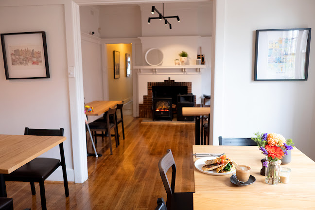 Comentarii opinii despre Bamboo Bean & Bamboo Burgers Cafe