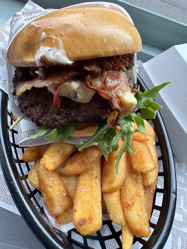 Mofo Burgers - Hospitality and gastronomy