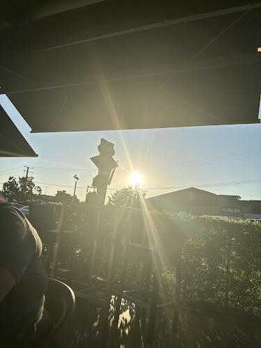 Golden Beach Tavern - Caloundra