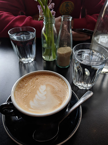 Comentarii opinii despre Parkville Store.