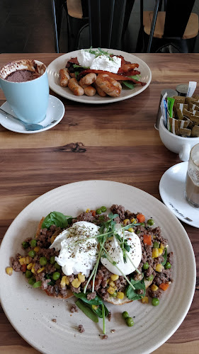 Comentarii opinii despre Raw Space Cafe