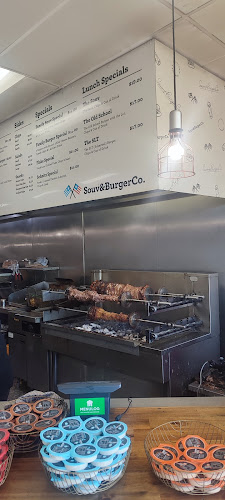 Comentarii opinii despre Souv & Burger Co.