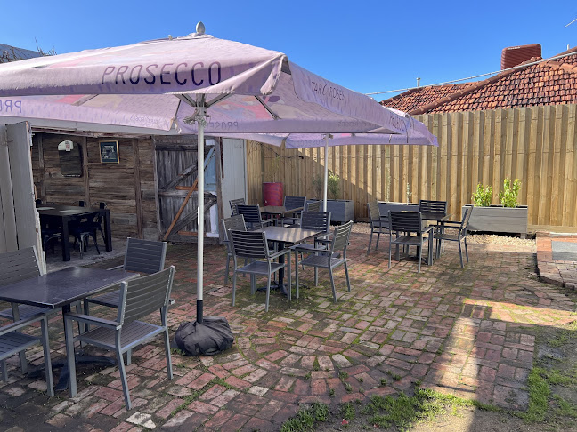 Comentarii opinii despre Stables Cafe and Bar