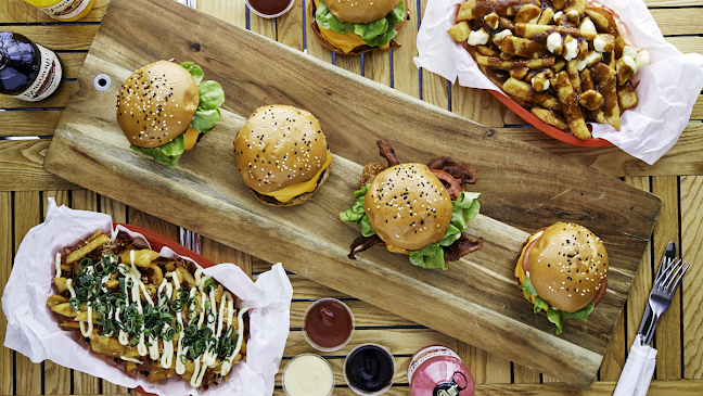 Two Hungry Bears Narrabeen - Hospitality and gastronomy