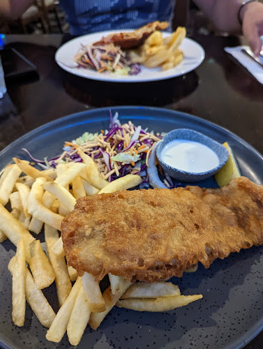 32 Bowman Rd, Caloundra QLD 4551