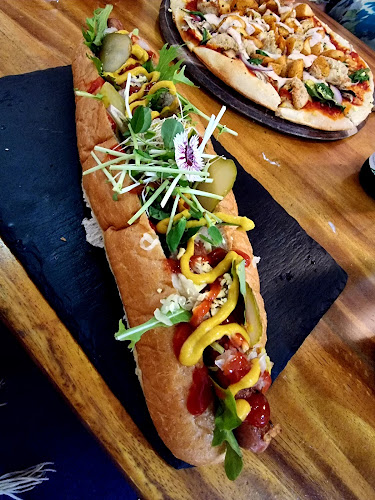 2/2 Sunlight Dr, Burleigh Waters QLD 4220