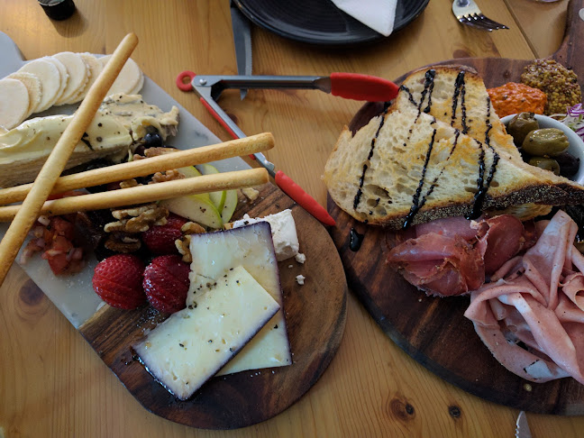 Deli & Dine - Corrimal