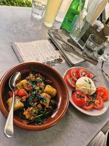 Opinii despre The Deck Cafe Lovedale în Sydney - Hospitality and gastronomy