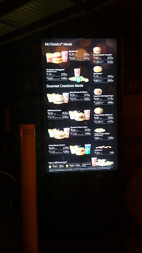 McDonald's M4 West - Hospitality and gastronomy