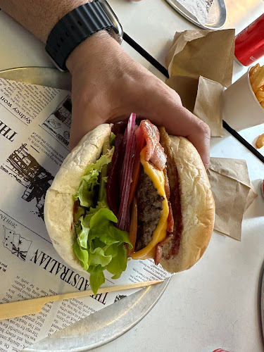 Comentarii opinii despre Super Combo Burgers