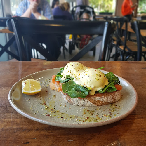 Pete's Artisan Bread and Cafe - Hospitality and gastronomy