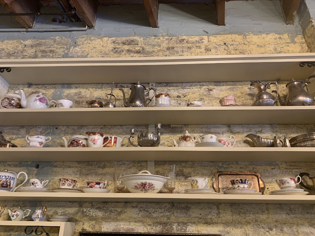 Comentarii opinii despre Your Vintage Occasion Tea Salon