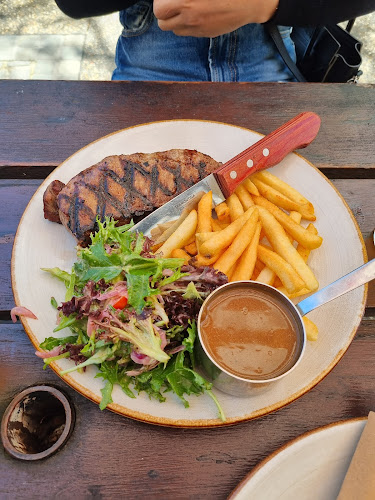 260-262 Ferntree Gully Rd, Notting Hill VIC 3168