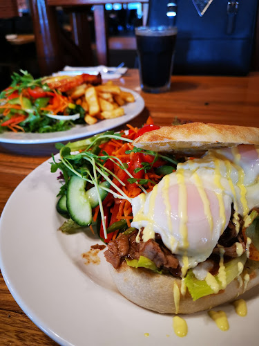 Comentarii opinii despre Edwards Tavern