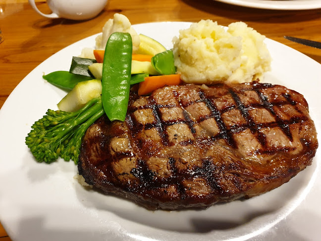 1 Moorefield Park Dr, West Wodonga VIC 3690