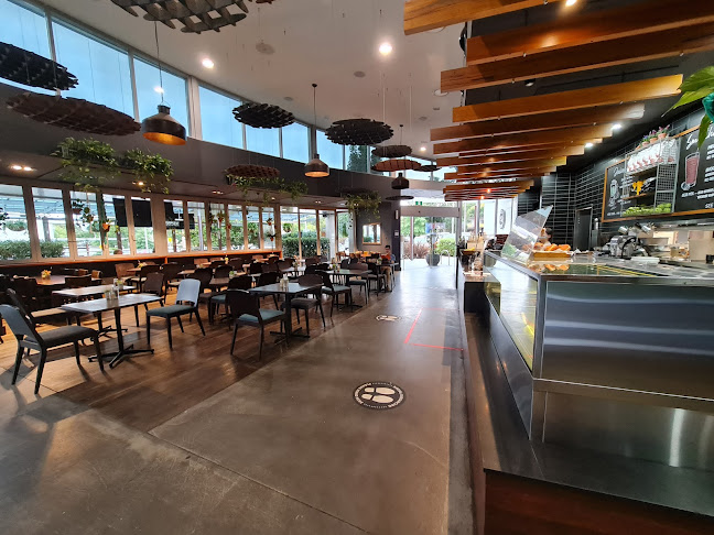 EQ Cafe & Bakehouse | Deakin - Deakin