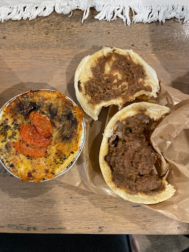 7 Bray Rd, Mooloolah Valley QLD 4553