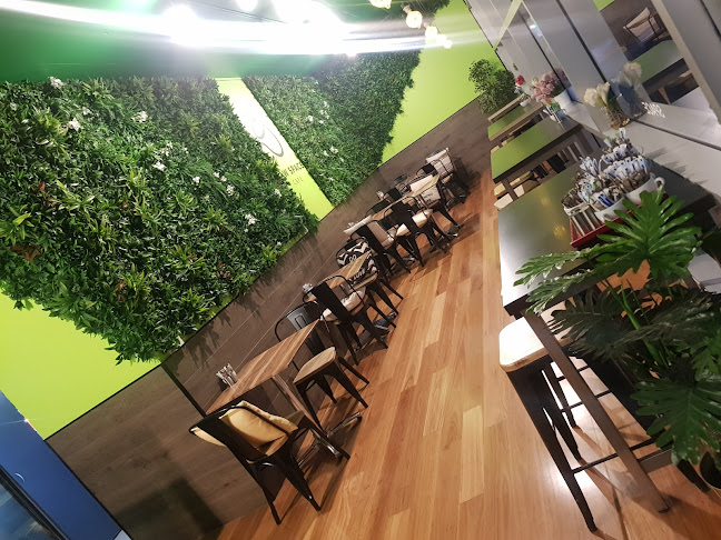 Raw Space Cafe - Hospitality and gastronomy