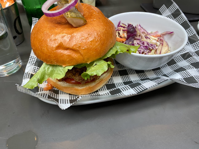 Comentarii opinii despre Leura Garage