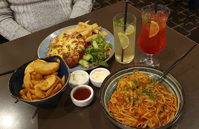 The Black Horse Hotel - Melbourne