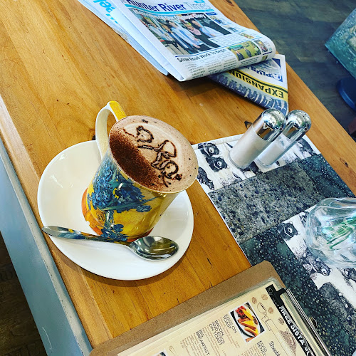 Comentarii opinii despre Three Sista's Cafe