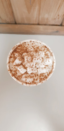 Opinii despre Peaches & Cream Coffee at Glenview Bar în Traralgon - Hospitality and gastronomy