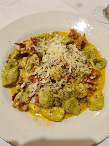 Opinii despre La Trattoria Restaurant & Pizza Bar în Adelaide - Hospitality and gastronomy