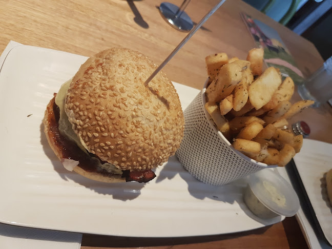 Shop R5, Hamilton Rd, Chermside QLD 4032