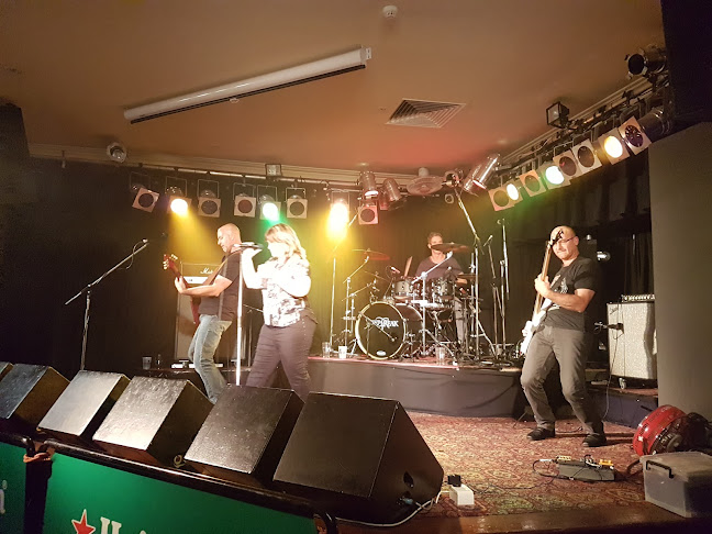 Lynott's Lounge - Hospitality and gastronomy