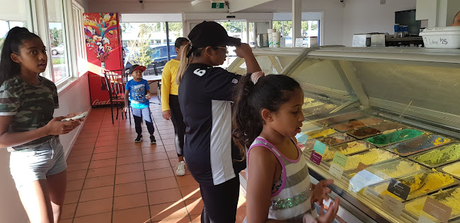 Tooradin Icecream Shop - Hospitality and gastronomy