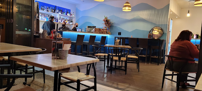 Opinii despre Sandy's Bar + Grill în Pacific Pines - Hospitality and gastronomy