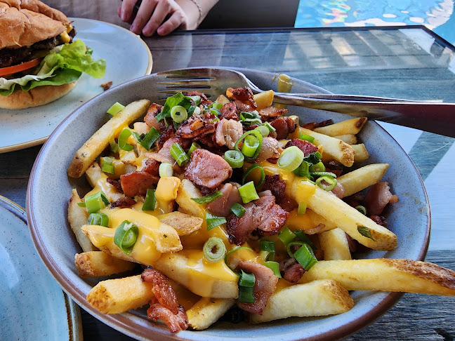 Burger Urge (Palmerston) - Hospitality and gastronomy