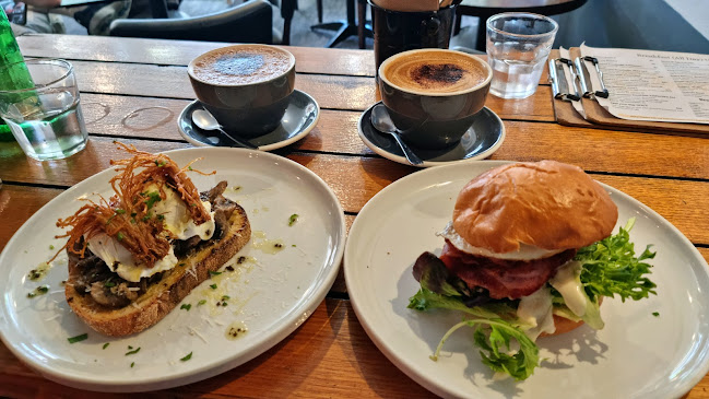 Comentarii opinii despre Overtime Cafe & Bar