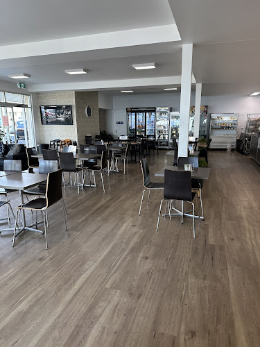 Penguin Country Bakehouse - Hospitality and gastronomy